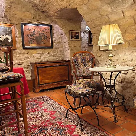 Hotel Duc De St-simon 4*