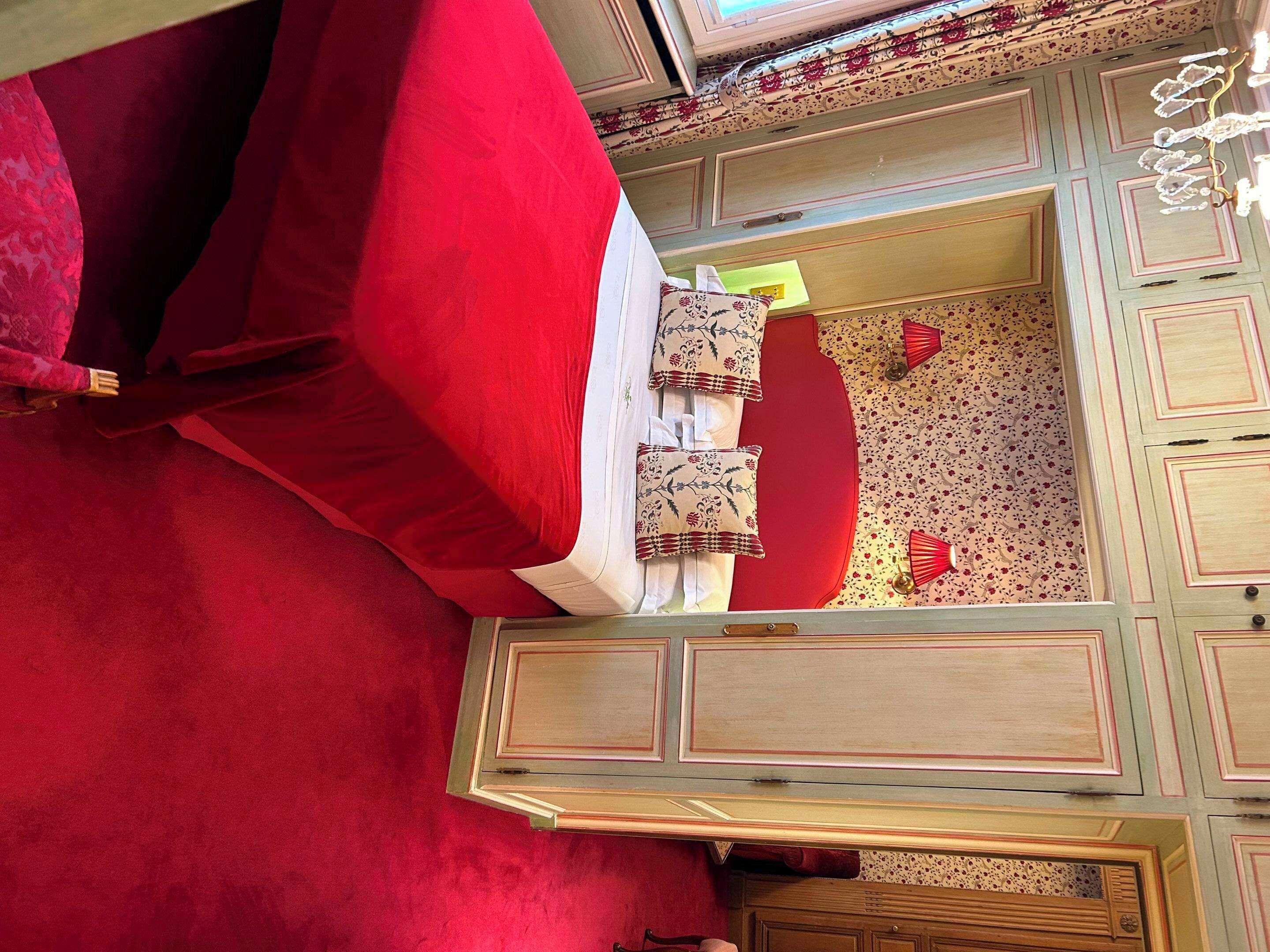 Hotel Duc De St-simon 4*